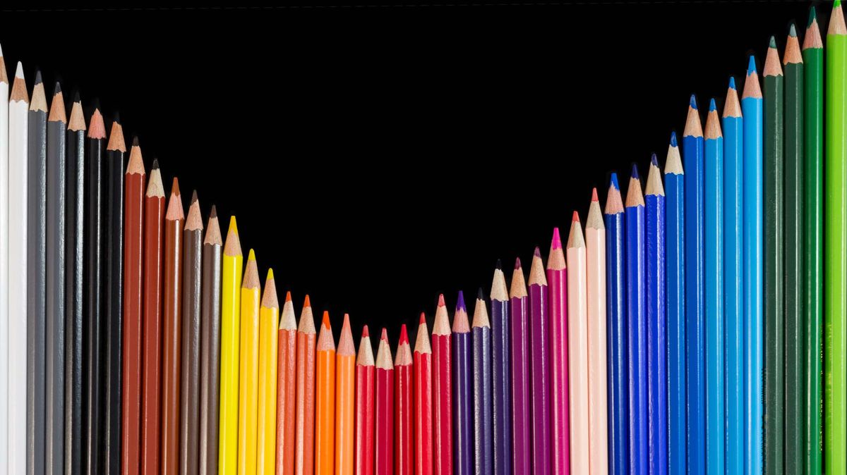 colouring pencils in the form of a sine wave
